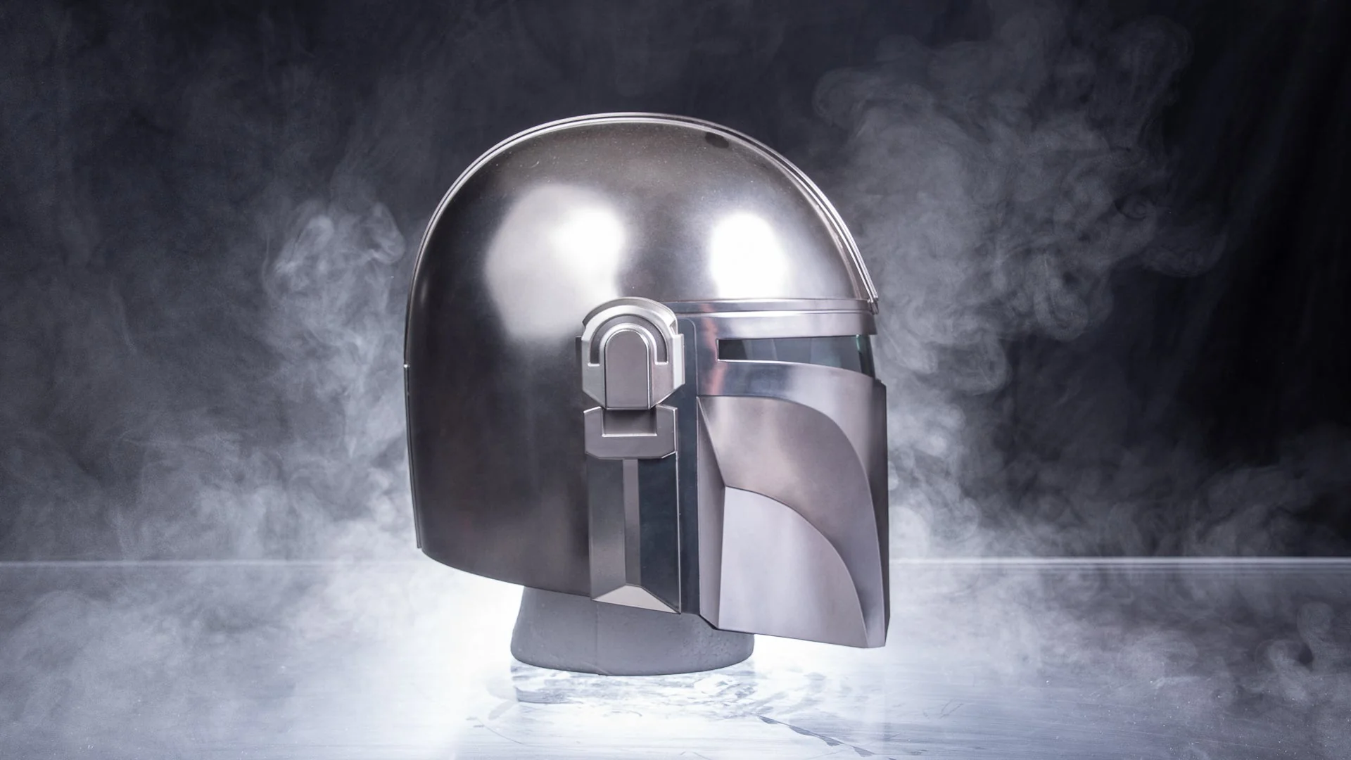 Mandalorian Helmet Cosplay - Image 2