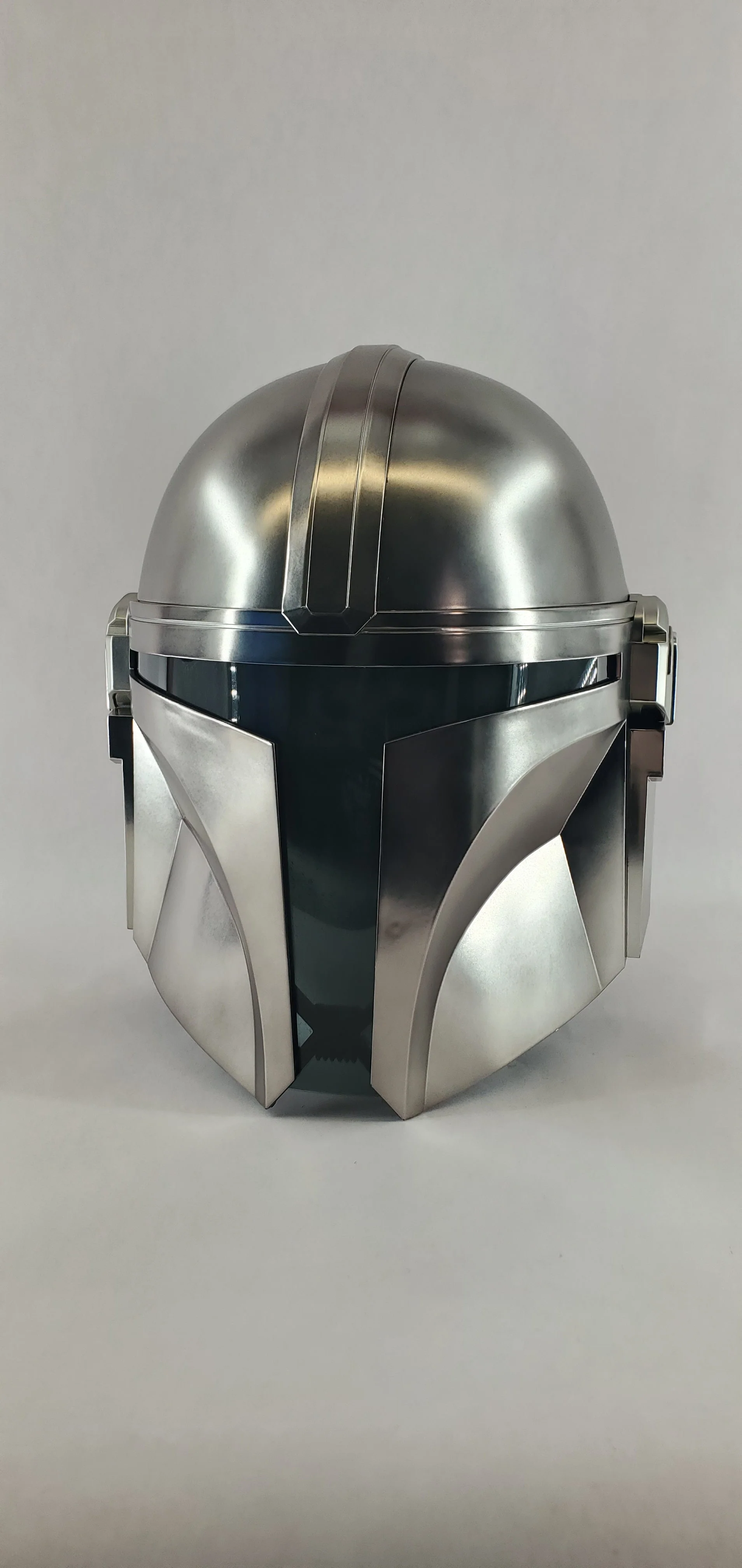 Mandalorian Helmet Cosplay - Image 5