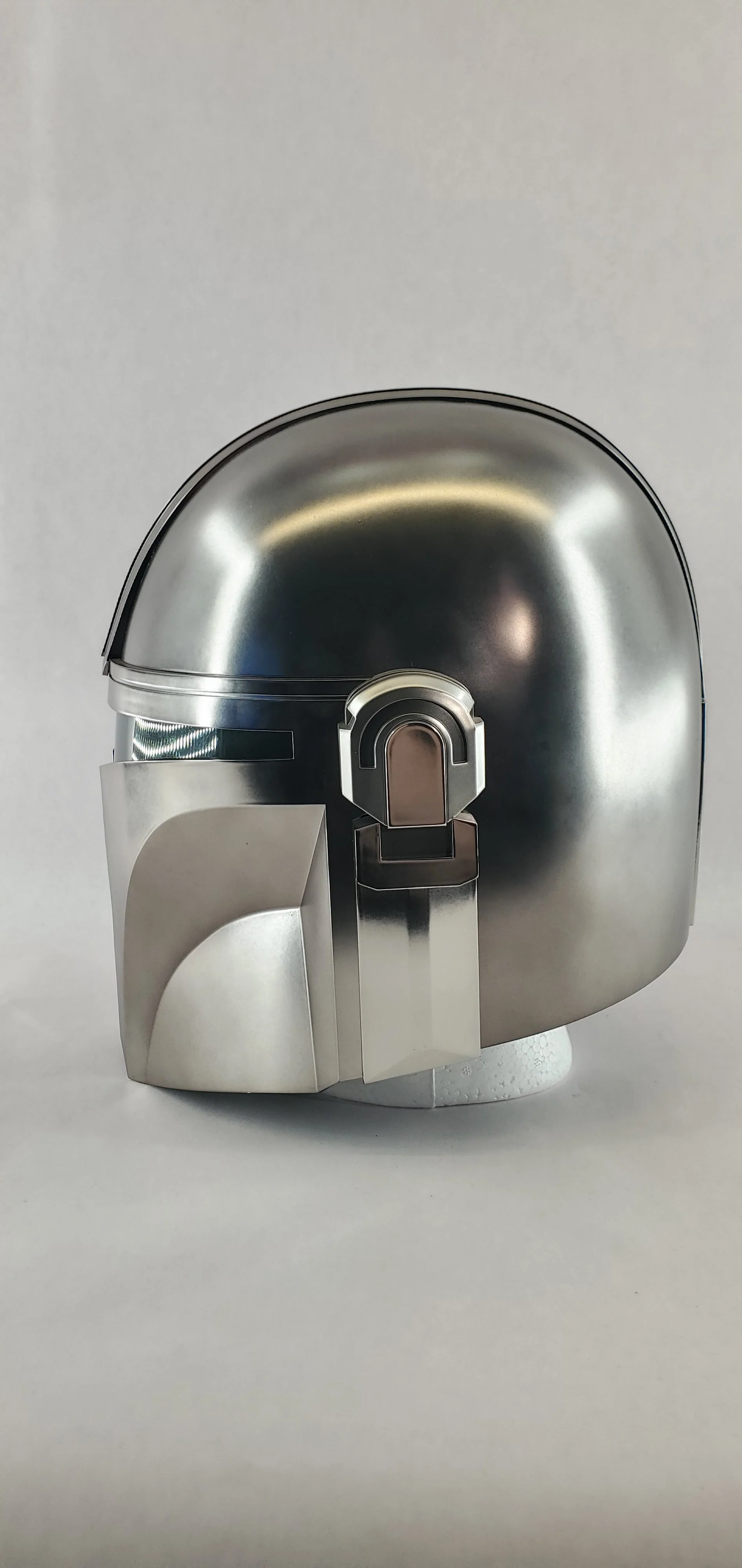 Mandalorian Helmet Cosplay - Image 7